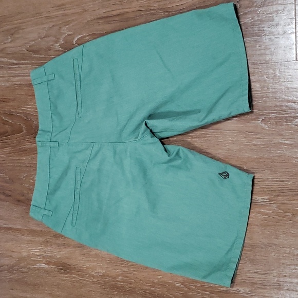 (28W) Volcom Classic Bermuda Shorts Casual Outdoor Sporty Mid Length Slim Fit - Picture 10 of 11